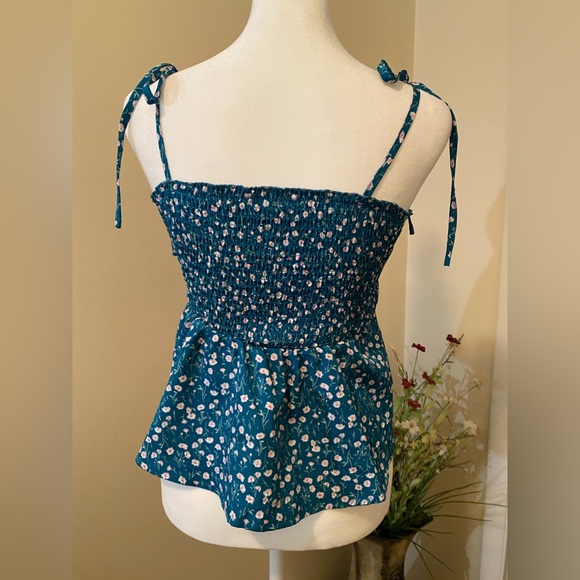 Shoulder Tie Paisley Green shoulder tie Top; small; never worn - Picture 2 of 5